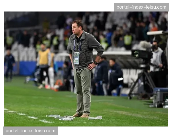 申花防守数据呈现下滑趋势 斯卢茨基战术体系面临调整 申花防守数据呈现下滑趋势 斯卢茨基战术体系面临调整